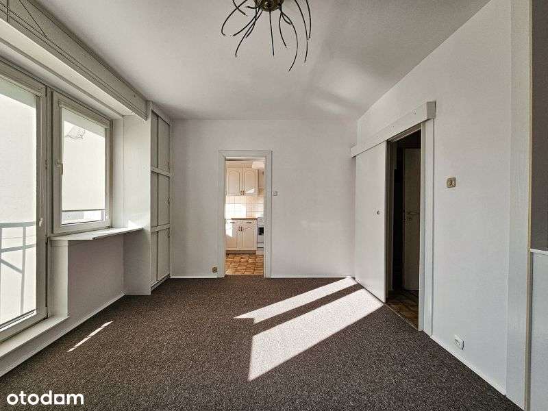 Na sprzedaż słoneczna kawalerka na Retkinii-1