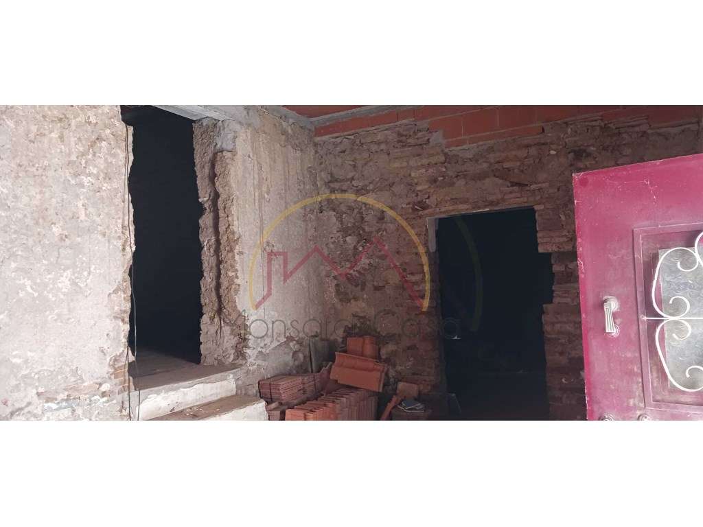 Moradia para Remodelação com Vista para o Castelo de Monsaraz - Tel...-6