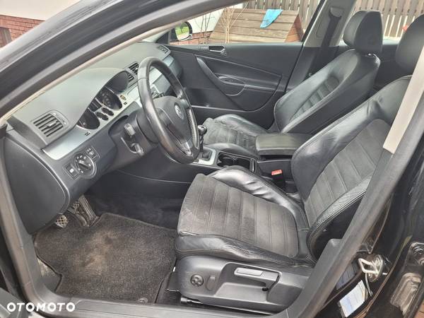 Volkswagen Passat 2.0 TDI DPF Highline - 8