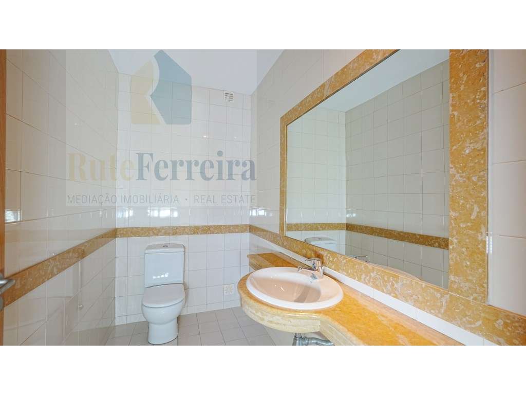 Extraordinário apartamento com vista para o Rio Tejo!-12