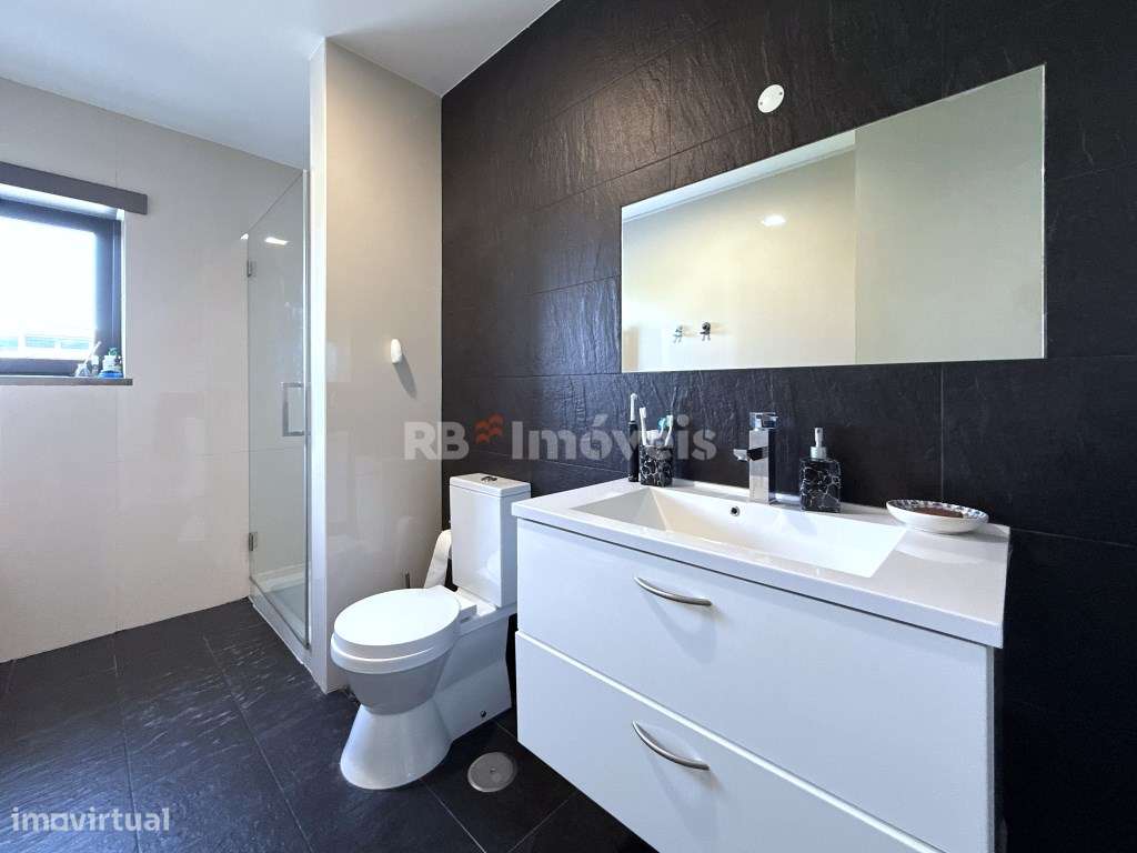 Apartamento T3 em condomínio privado com piscina-23