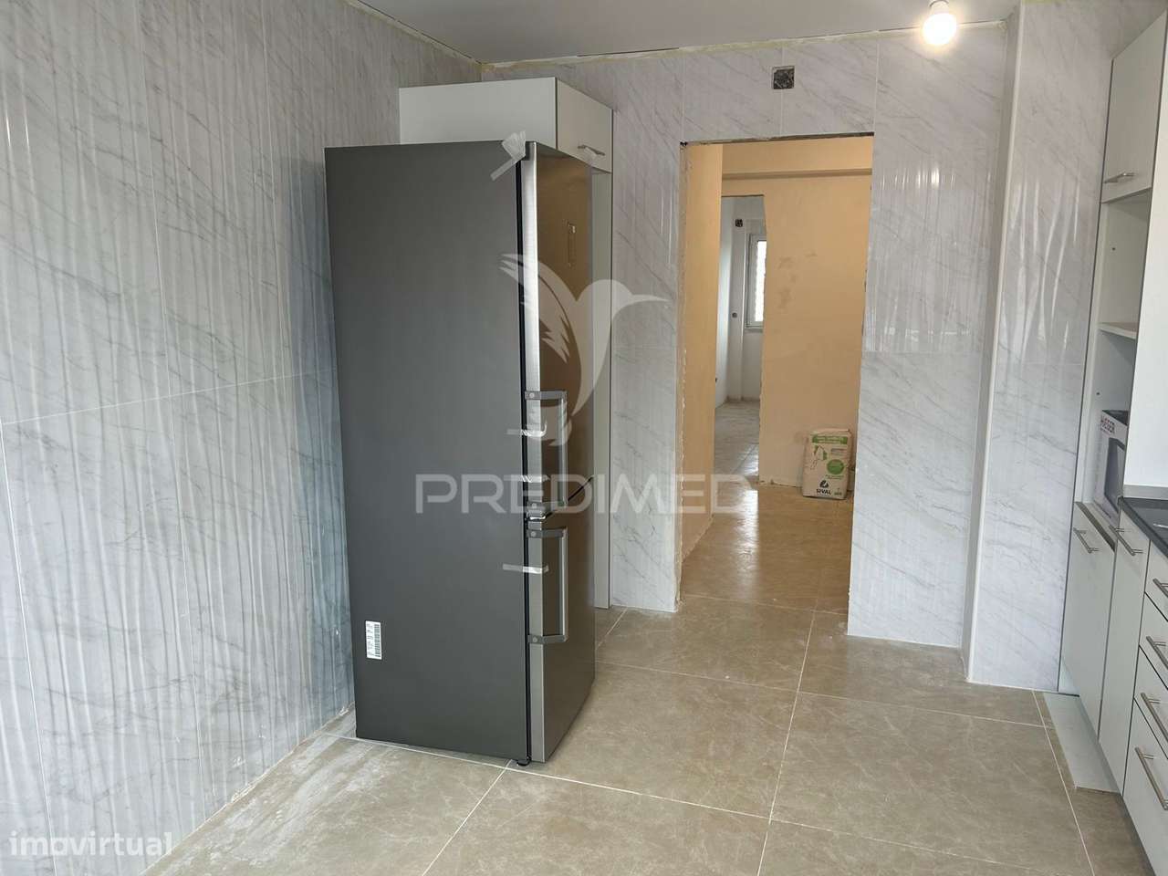 Apartamento T2 com arrecadação, remodelado no Carregado - Grande imagem: 2/20