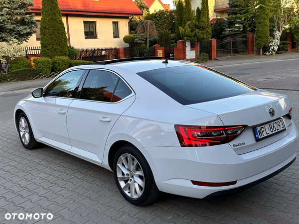 Skoda Superb 2.0 TDI Ambition - 11