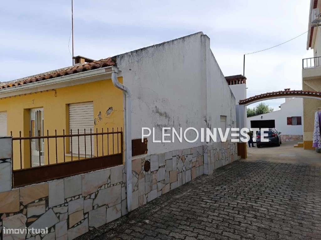Moradia com garagem e terreno em Vale de Açor-11