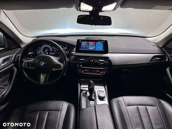 BMW Seria 5 530d xDrive Sport - 8