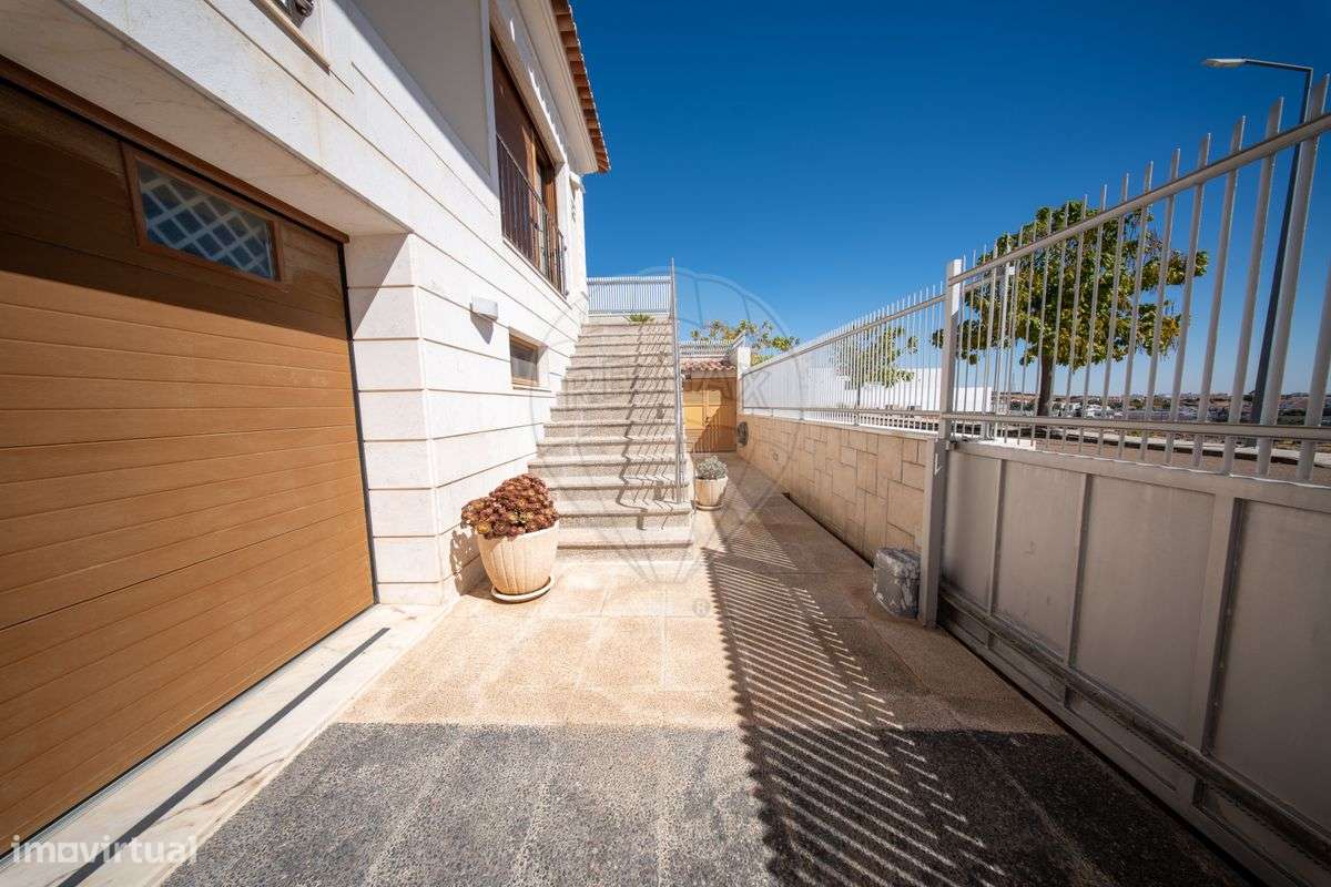 Moradia T5 para venda - Grande imagem: 2/42