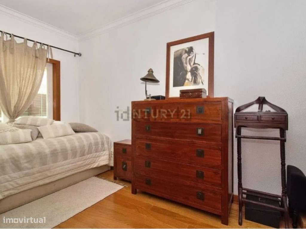 Bairro Salgado - T2 Espetacular com Parqueamento e Arrecadação-17