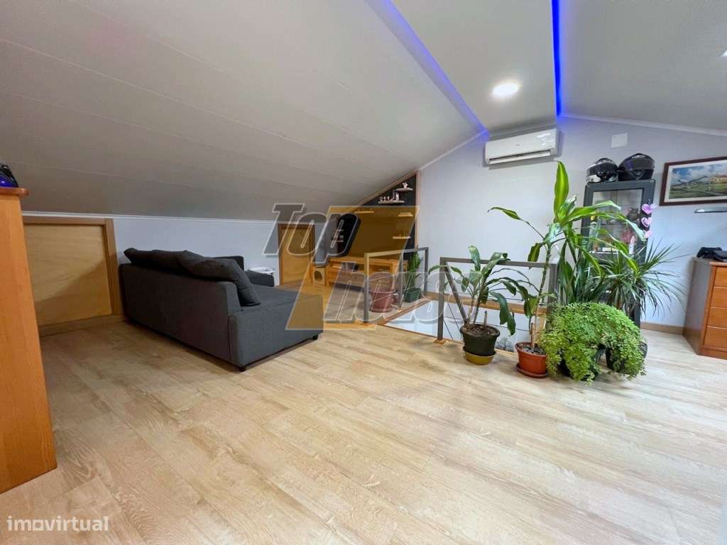 APARTAMENTO T2 + APROVEITAMENTO DE SÓTÃO | TOTALMENTE REMODELADO-14