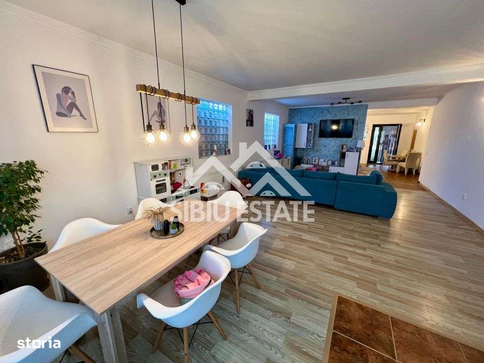 Casa moderna, spațioasa, curte generoasa pe un nivel în Sura Mare - Imagine principală: 4/17