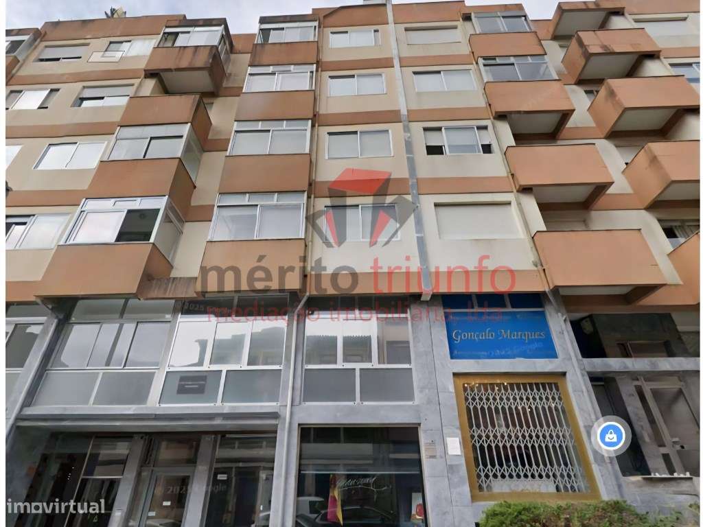 Oferta da Escritura e Registo- Ap. T1 com vista para a cidade - PORTO-18