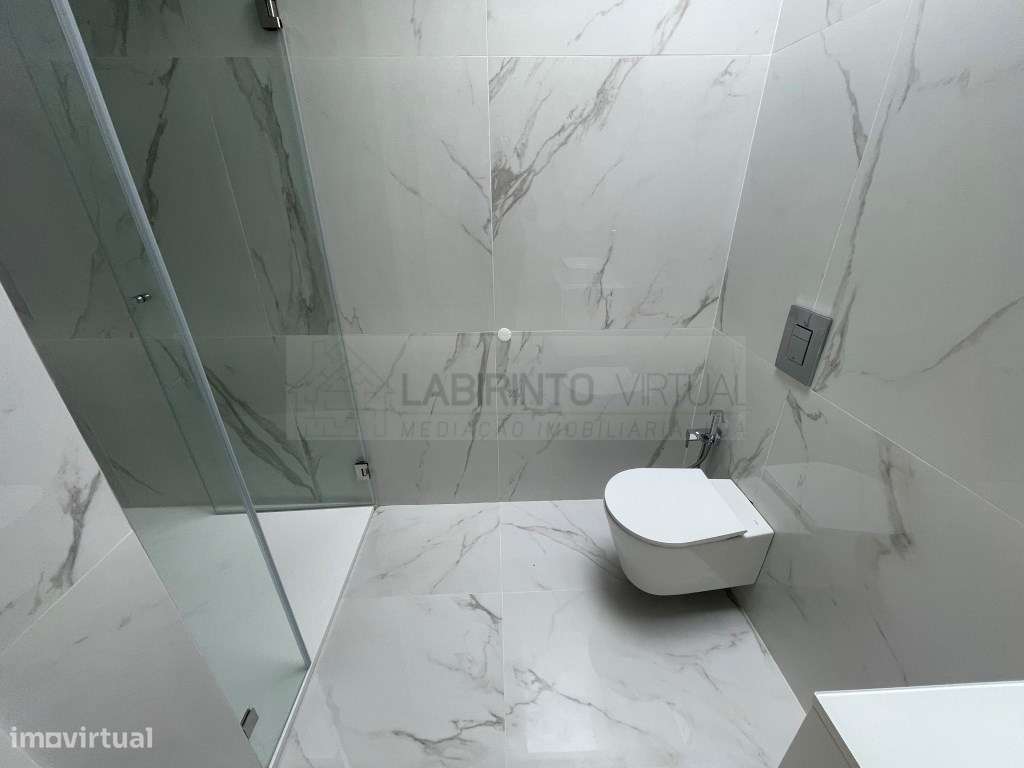 Vende-se Moradias T4 em Condomínio privado, no Fanqueiro - Loures-25