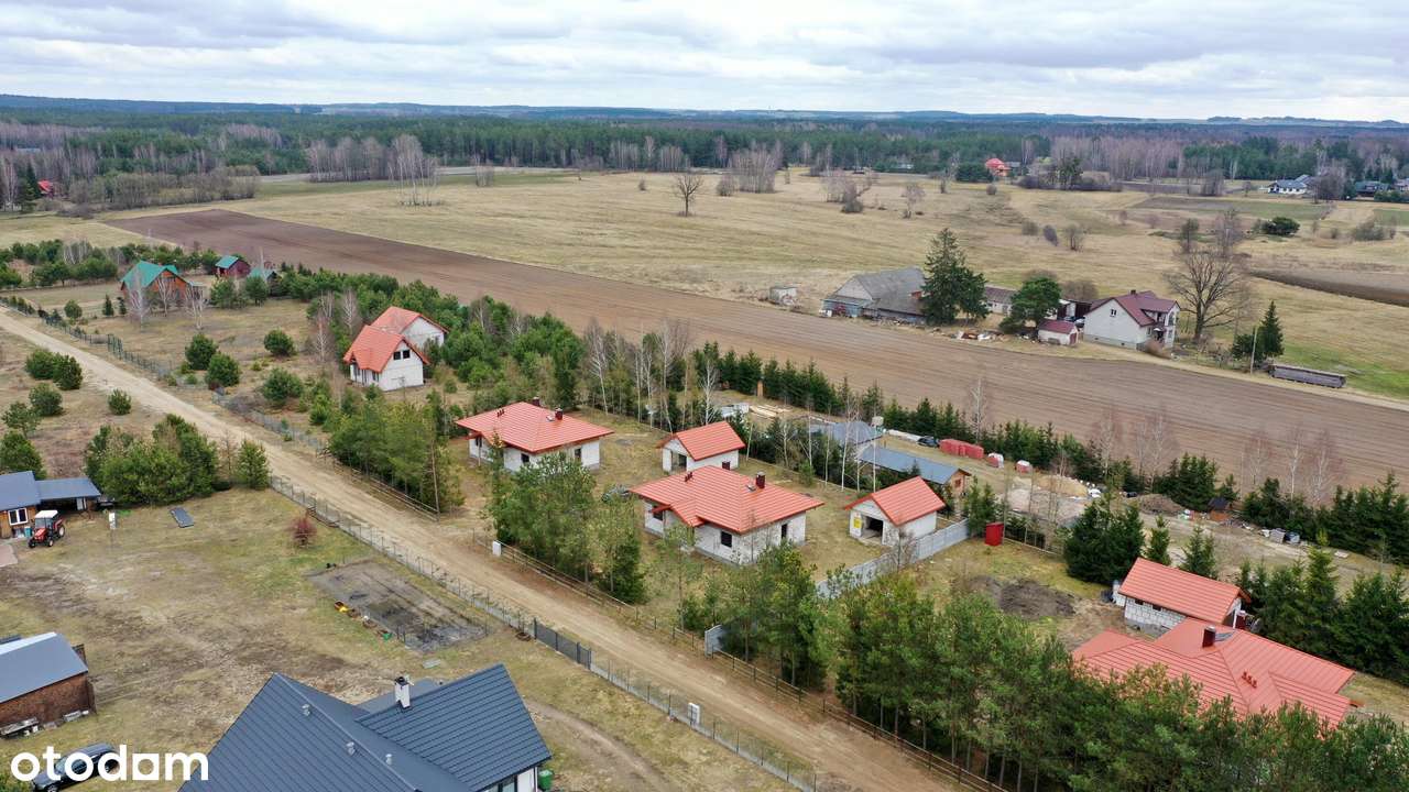 Dom w stanie surowym nad rzeką Pisa Piasutno Żelazne