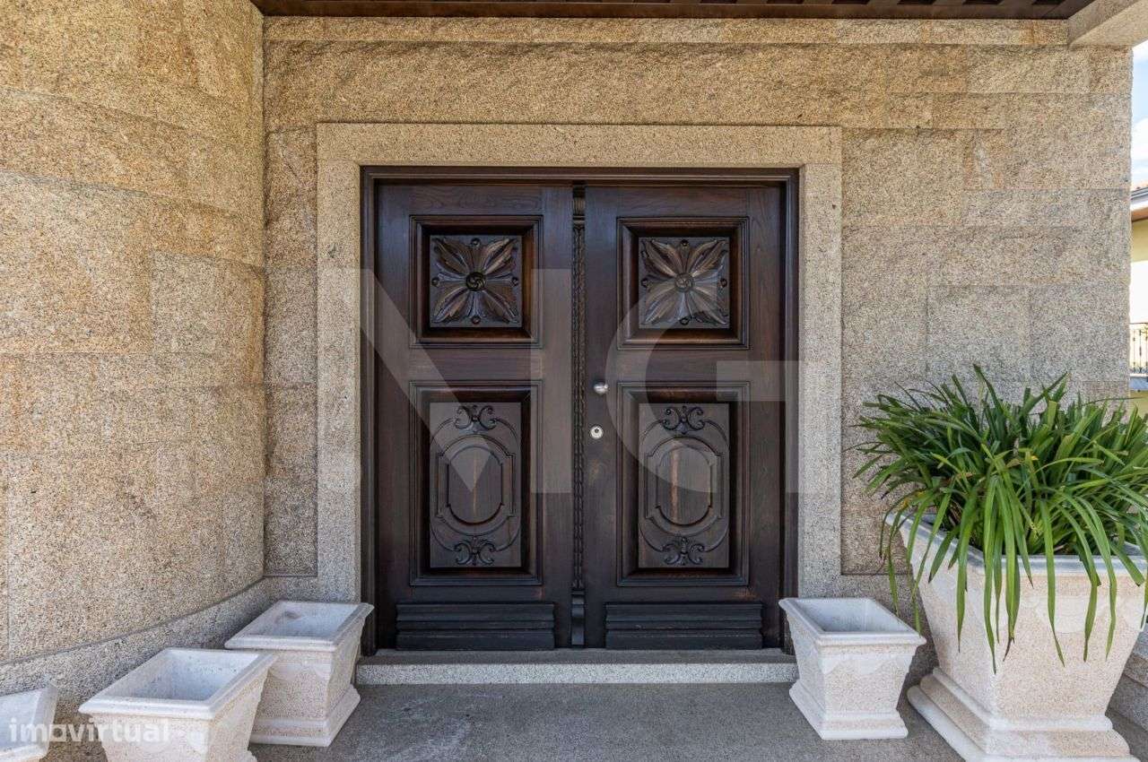 Moradia T3, com Varanda, jardins e Piscina em Felgueiras-13