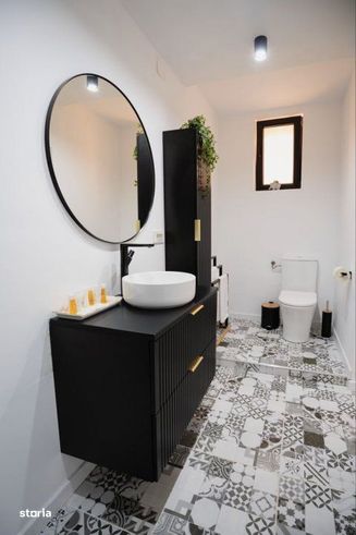 Apartament renovat , mobilat si utilat modern langa Biserica Neagra-4