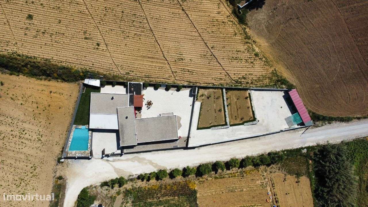 Magnífica Moradia V3 térrea com Piscina - Sobral Lourinhã-9