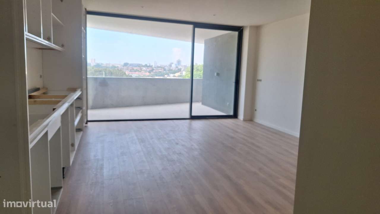 Apartamento T3 | 3 Suítes Varandas |Vista Rio Douro | Porto 2 Carros-9