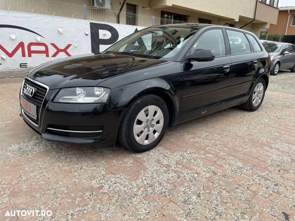 Audi A3 Sportback 1.6 TDIe Attraction - 2