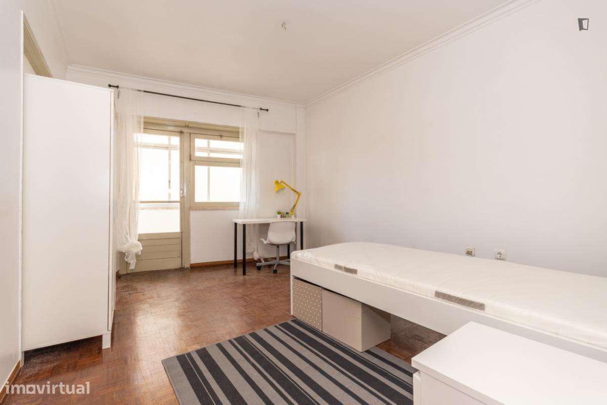 Quarto - localizado em Lisbon - Grande imagem: 4/10