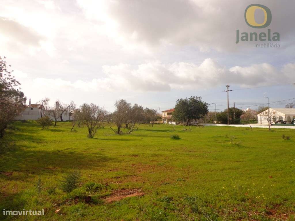 Terreno perto de Vilamoura - Excelentes acessos e com infraestruturas. - Grande imagem: 2/4