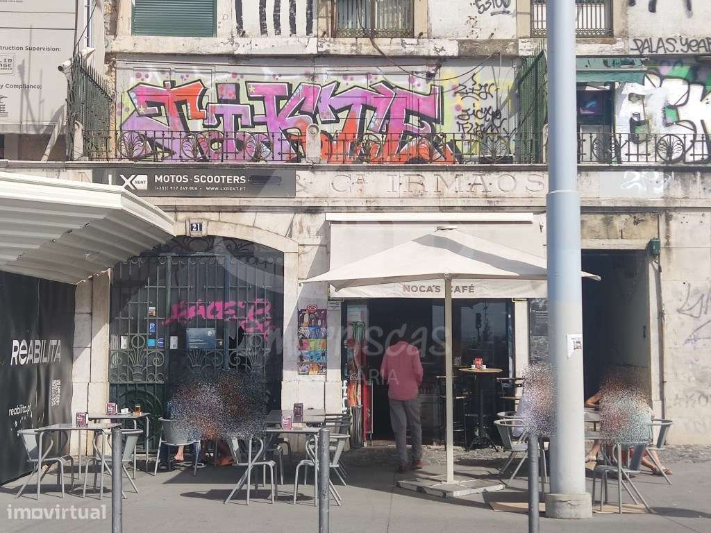 Armazém e duas lojas para venda, no Campo das Cebolas, Alfama - Grande imagem: 4/16