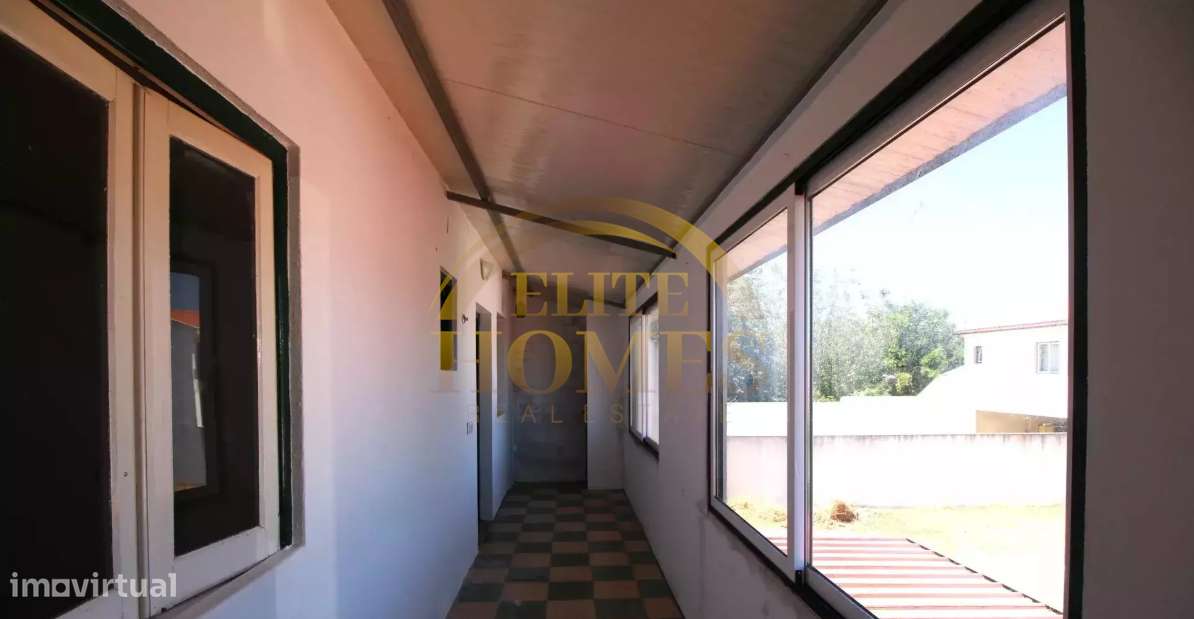 Moradia T5 de 2 Pisos com logradouro, garagem para 4 carros e churrasq - Grande imagem: 4/25