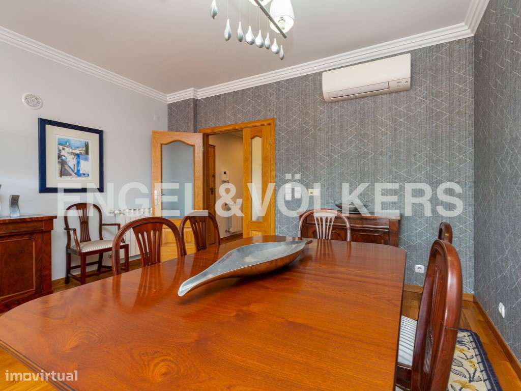 Moderno T3 mobilado com amplas varandas - Grande imagem: 4/29