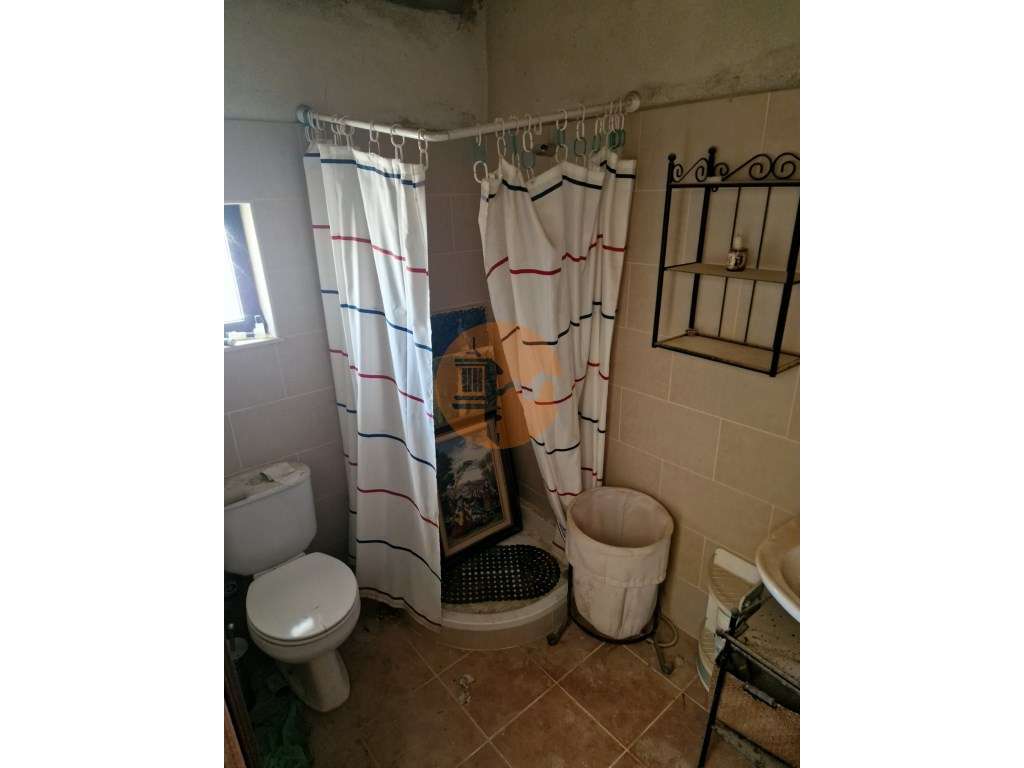 Moradia T3 para Remodelação Total no Coração do Azinhal - Grande Po...-11