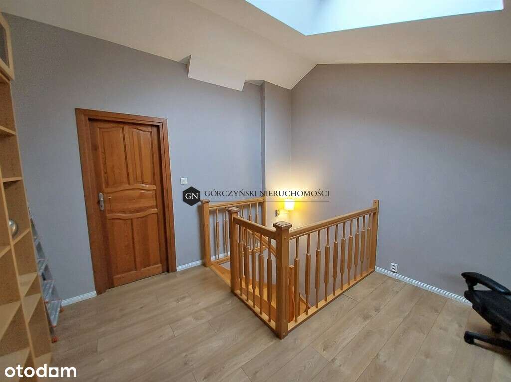 Krzyki, Partynicka/Duże dwupoziomowe z antresolą-12