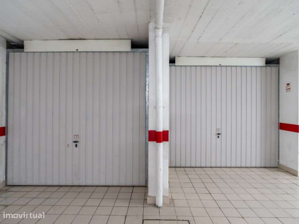 VENDE-SE T3 COM TERRAÇO E GARAGEM EM CARCAVELOS-28