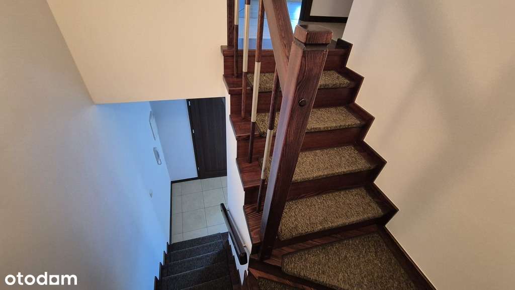 dwupoziomowe z ogródkiem i garażem na Plewiskach-6