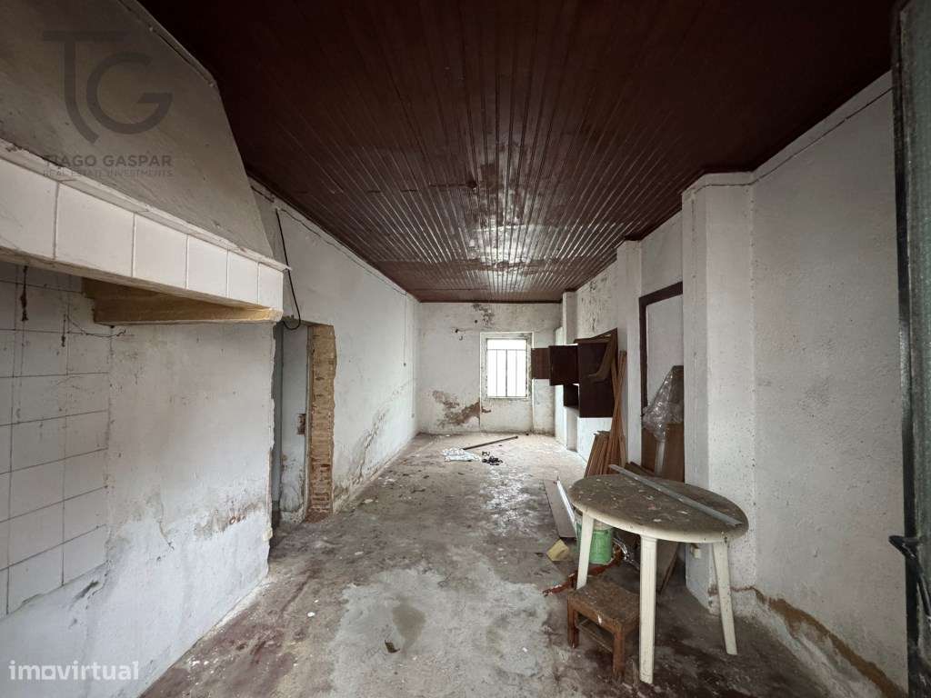Moradia para remodelação total localizada no Rossio ao Sul do Tejo ...-5