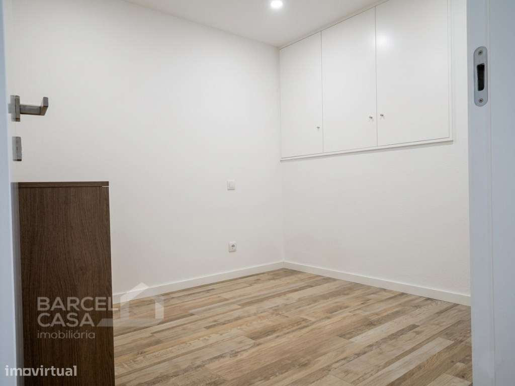 Exclusividade e Conforto no Coração de Barcelos: T2+1 Moderno e Imp...-8