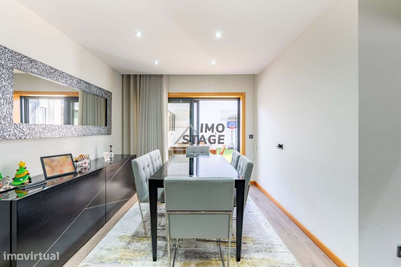 Moradia T3 de Luxo em Condomínio no Centro de Valongo-9