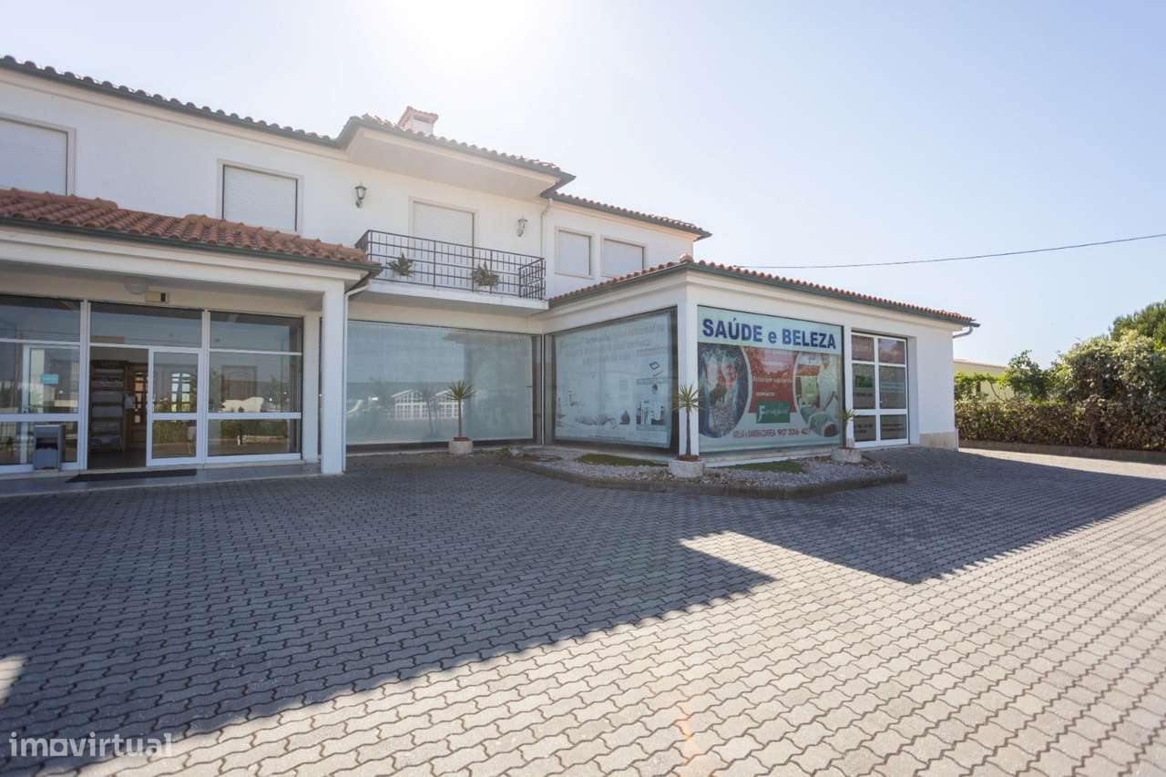 Espaço comercial para arrendamento - Grande imagem: 2/8