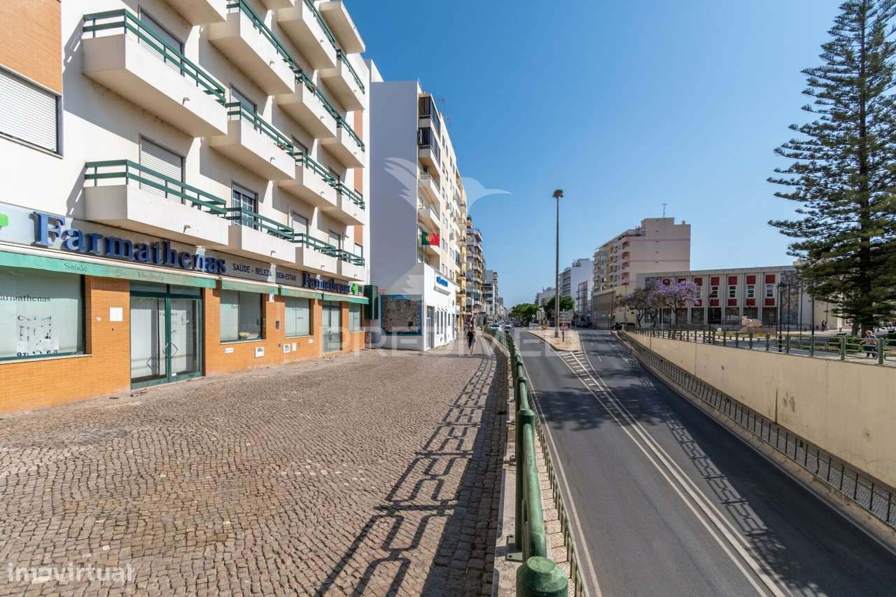 Loja com 335m2 no Centro da Cidade de Olhão - Grande imagem: 2/40