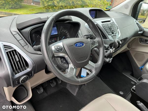 Ford Tourneo Custom 300 L2H1 VA Titanium - 17