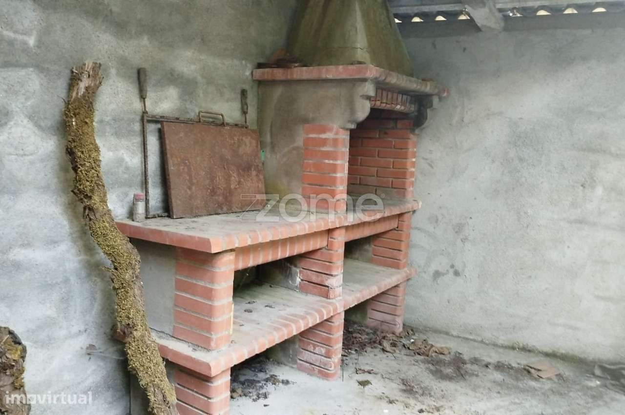 Moradia em Pedra com quintal em Matados, a 5 minutos Mangualde-8