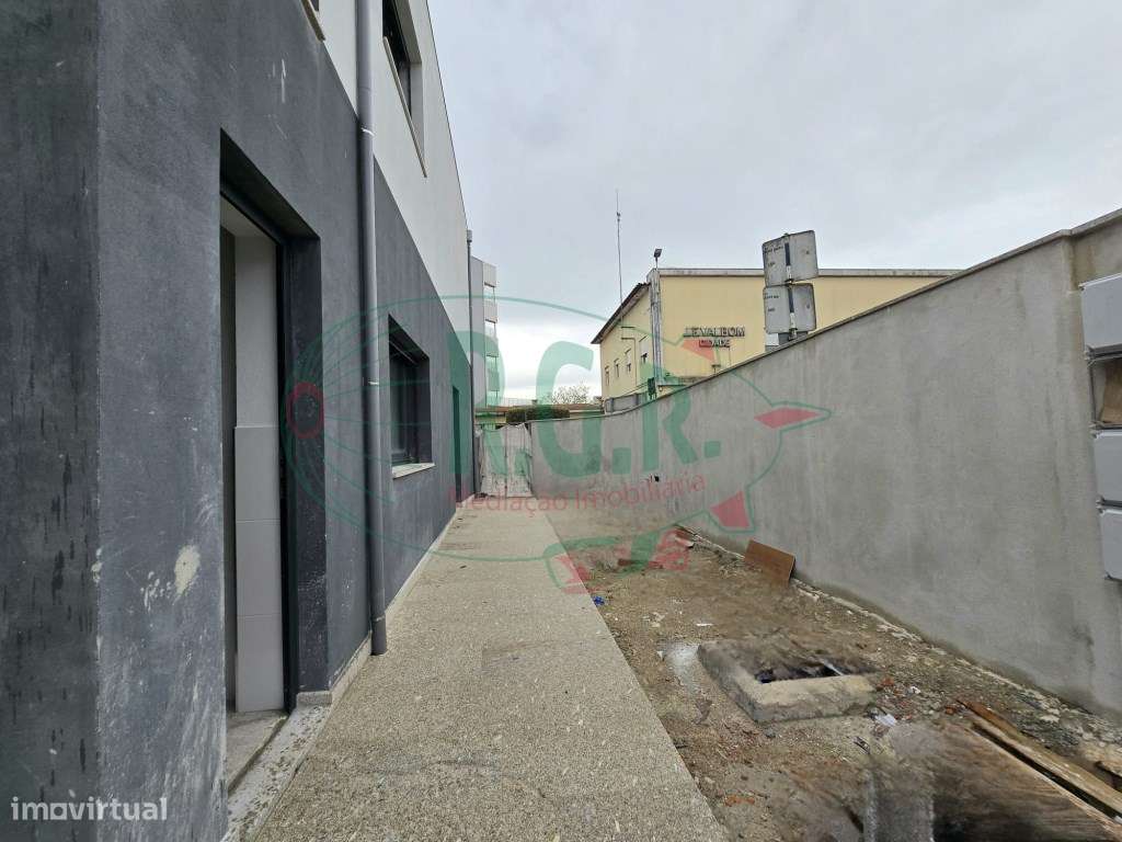 ANDAR MORADIA T2 RECUPERADO (NOVO) - VALBOM-17