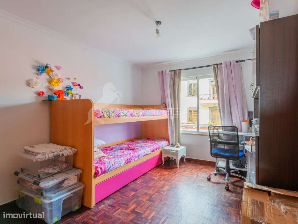 Apartamento T3 junto à Igreja do Estreito de Câmara de Lobos - Grande imagem: 4/12