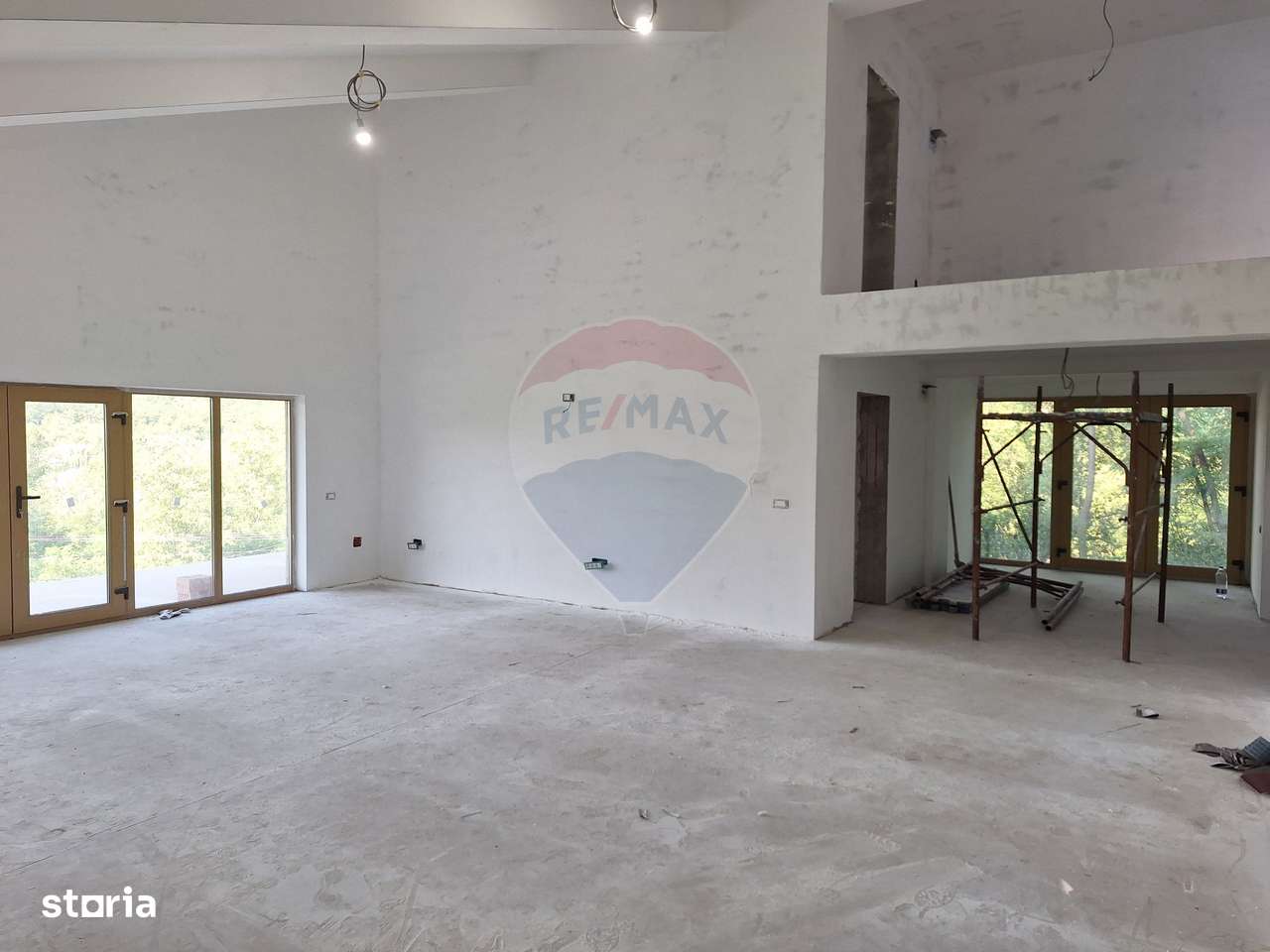 Casă / Vilă la gri aproape gata sa devina " acasa" ! - Imagine principală: 4/20