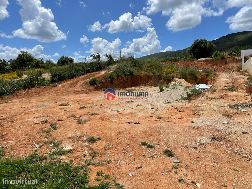 Lote com 500m2 para construção de moradia com até 250m2