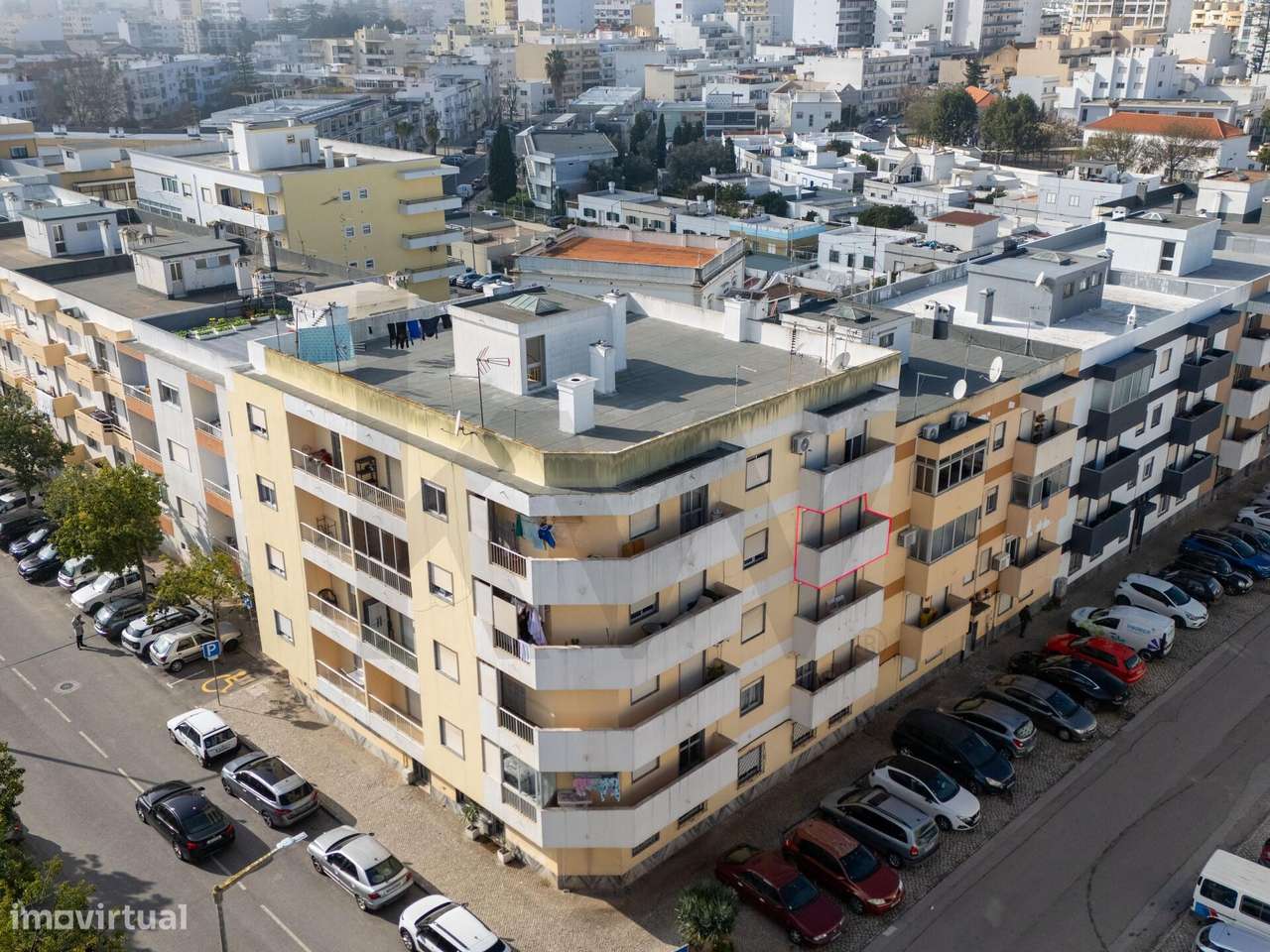 Apartamento T2 na Rua Dr. José Afonso, Quelfes - Conforto, Remodelado-16