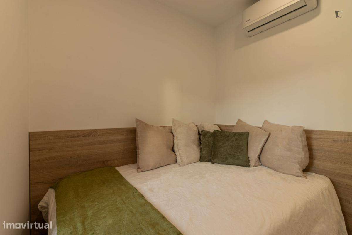 Quarto - localizado em Setubal - Grande imagem: 4/9