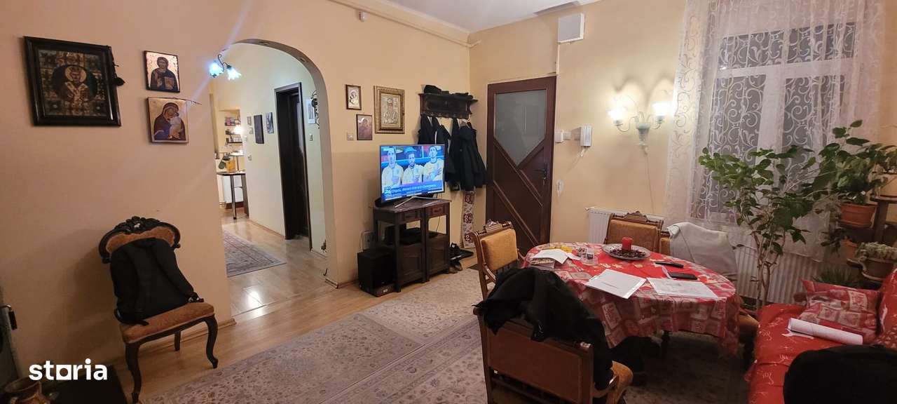 Casa zona Piata Unirii, 4 camere, teren 307 mp-3