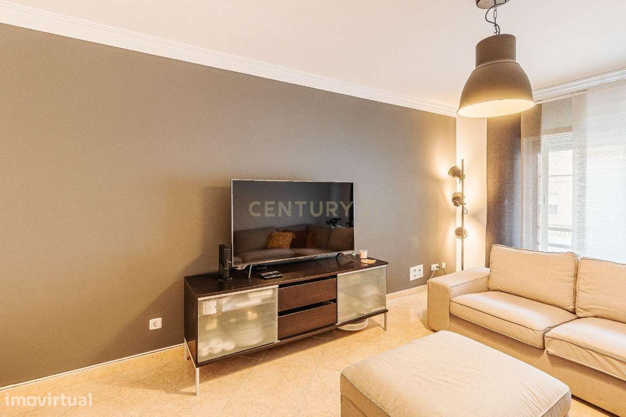 Acolhedor Apartamento T2 com Box e Arrecadação na Brandoa - Grande imagem: 4/16