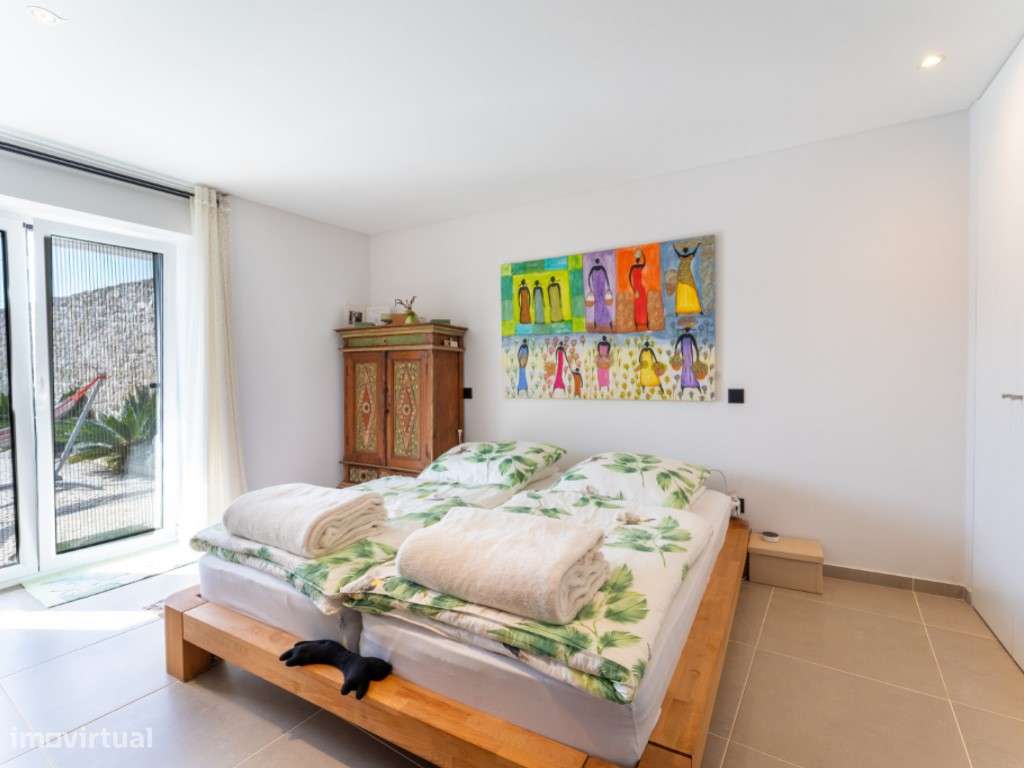 Moradia T3 com Piscina e Próxima do Mar na Serra do Bouro-11