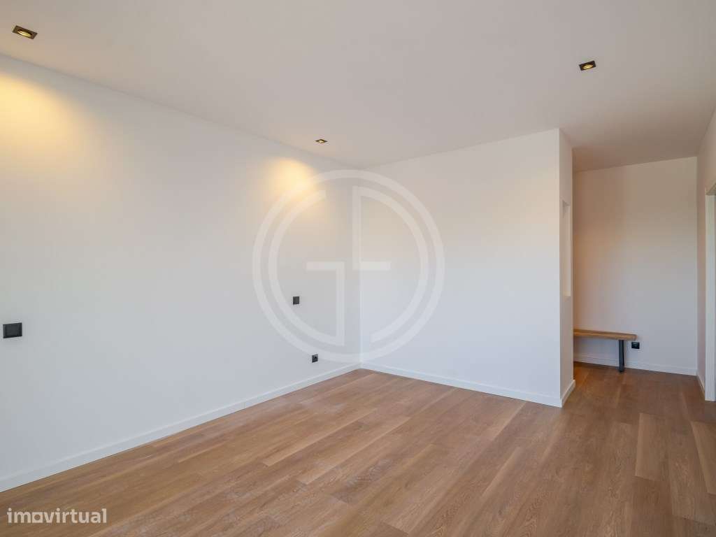 Apartamento T3 Renovado localizado em Loulé-9