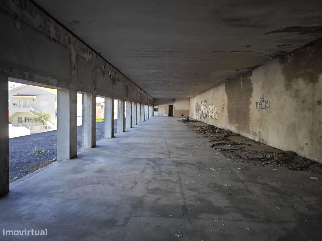 Edifício Inacabado com Enorme Potencial de Rentabilização-14