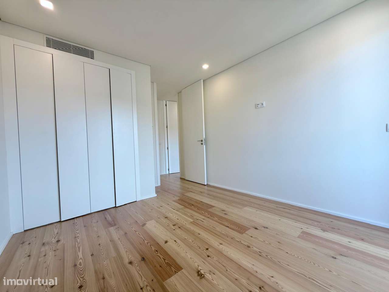 Penthouse T2 Nova com Terraço e Vista Panorâmica Desafogada-8