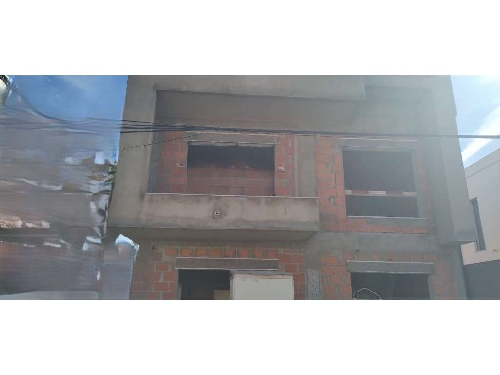 Moradia Isolada T5, com excelente construção, muito bem localizada,... - Grande imagem: 2/45